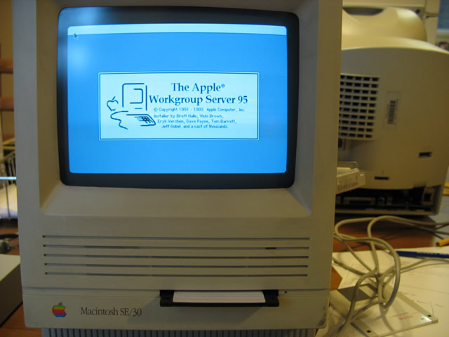 アップルコンピューター【Apple】 SE/30 Macintosh 68k - Macデスクトップ